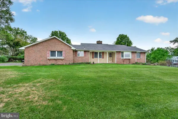9 W Obrecht Rd, SYKESVILLE, MD 21784