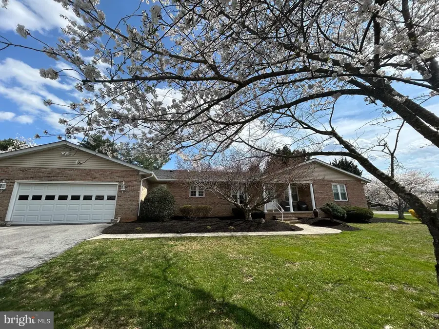 2217 Cherokee Dr, Westminster, MD 21157 - #2