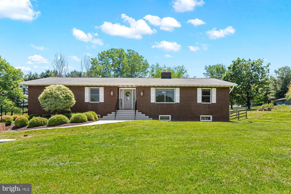 5701 French Ave, Sykesville, MD 21784 - #1