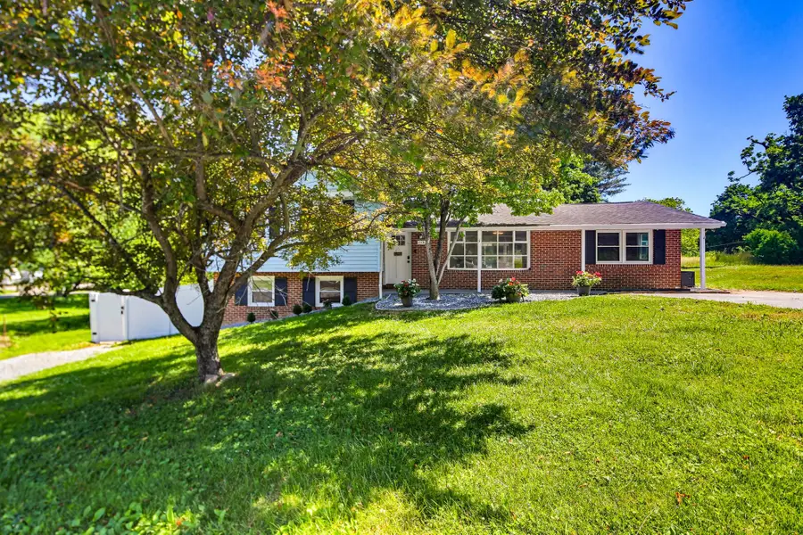 119 Schoolhouse Rd, Sykesville, MD 21784 - #2