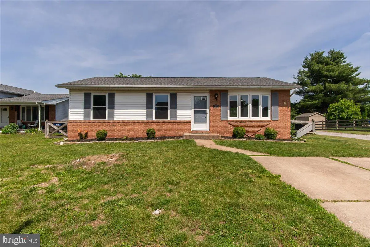 10 Cambridge Ct, Taneytown, MD 21787 - #1