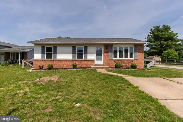 10 Cambridge Ct, TANEYTOWN, MD 21787