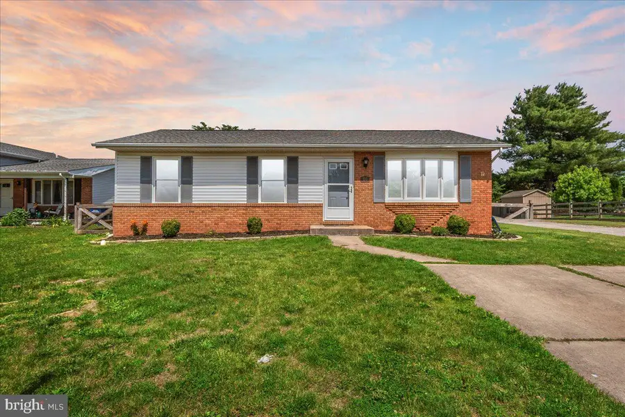 10 Cambridge Ct, Taneytown, MD 21787 - #2