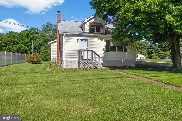 6824 Woodbine Rd, WOODBINE, MD 21797