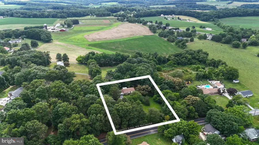 220 Hideaway Dr, Westminster, MD 21157 - #2