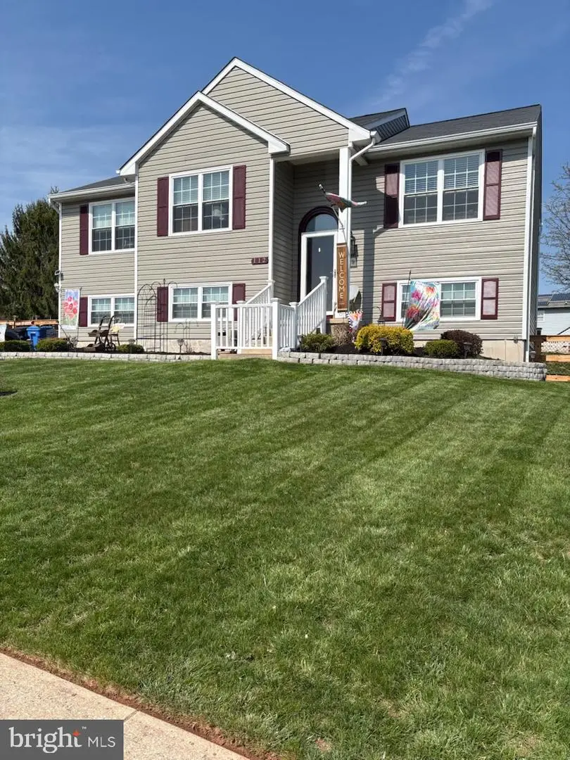 112 Baumgardner Ave, Taneytown, MD 21787 - #1