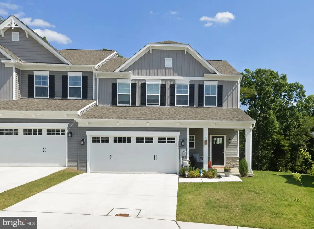 2820 Town View Cir, New Windsor, MD 21776 - #1