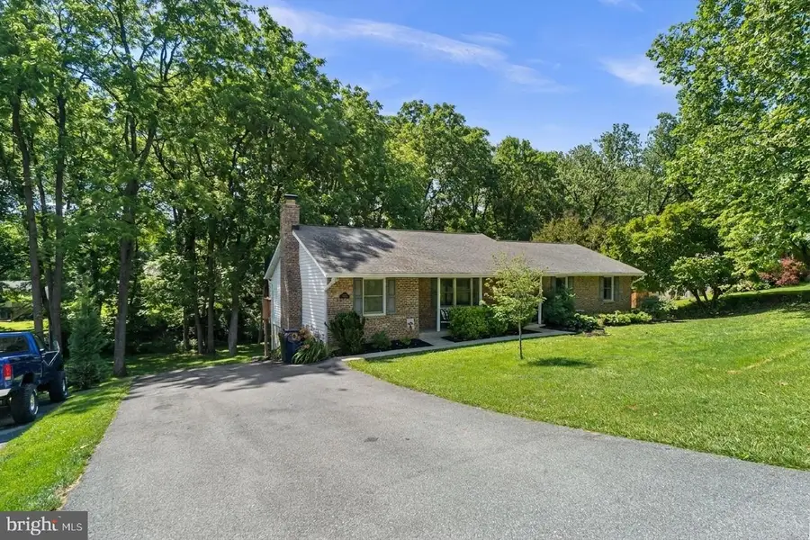 6421 Locust Ln, Sykesville, MD 21784 - #2