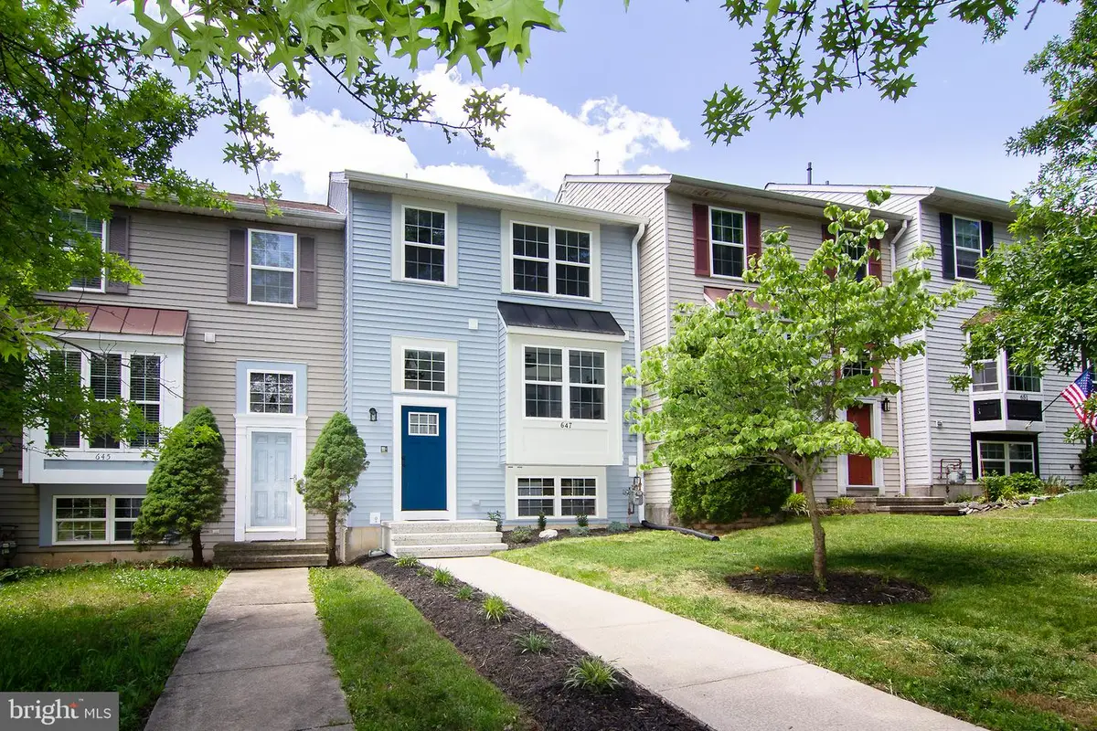 647 Windsor Dr, Westminster, MD 21158 - #1