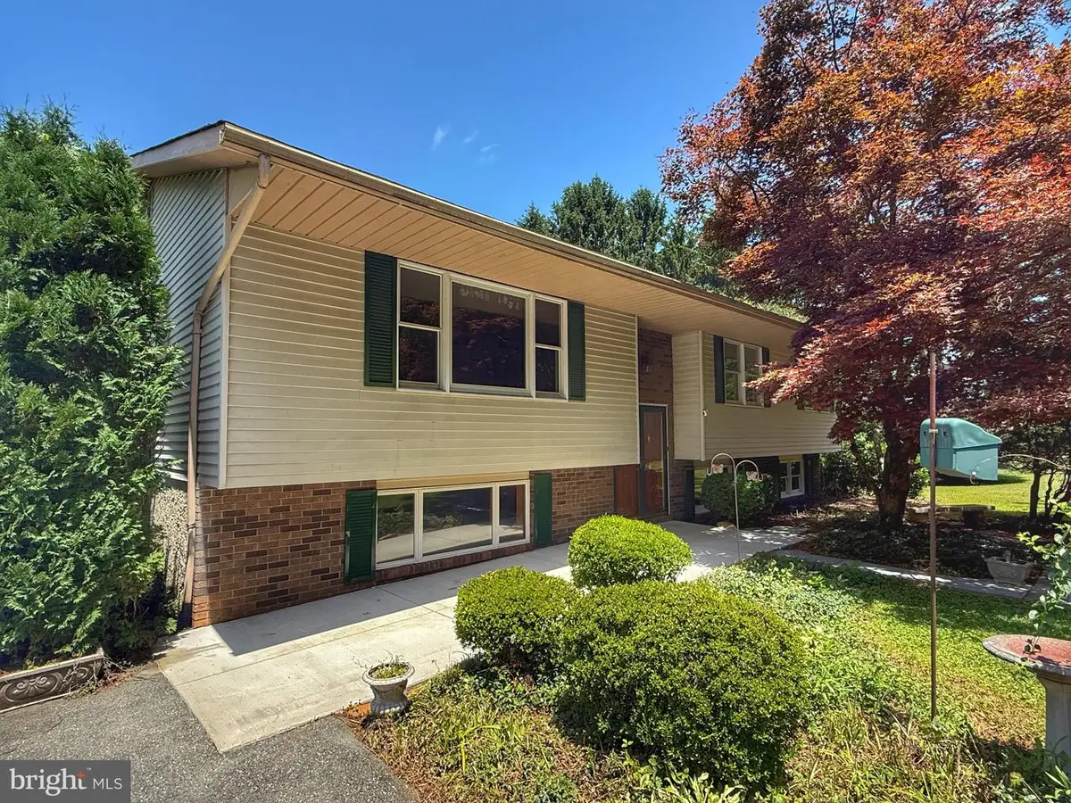 4 Martz Rd, Sykesville, MD 21784 - #1
