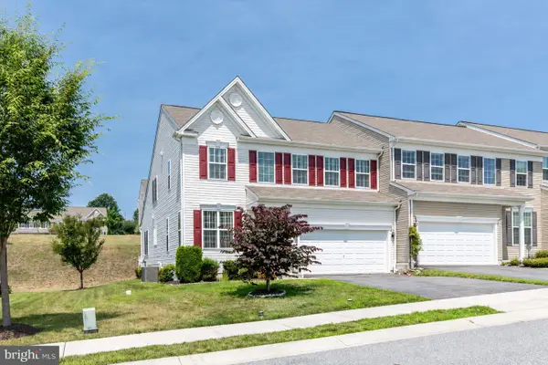 186 Greenvale Mews Dr #11, WESTMINSTER, MD 21157