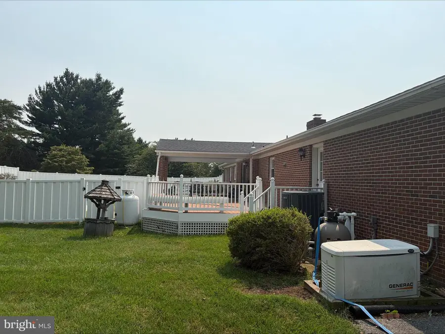 2215 Cherokee Dr, Westminster, MD 21157 - #2