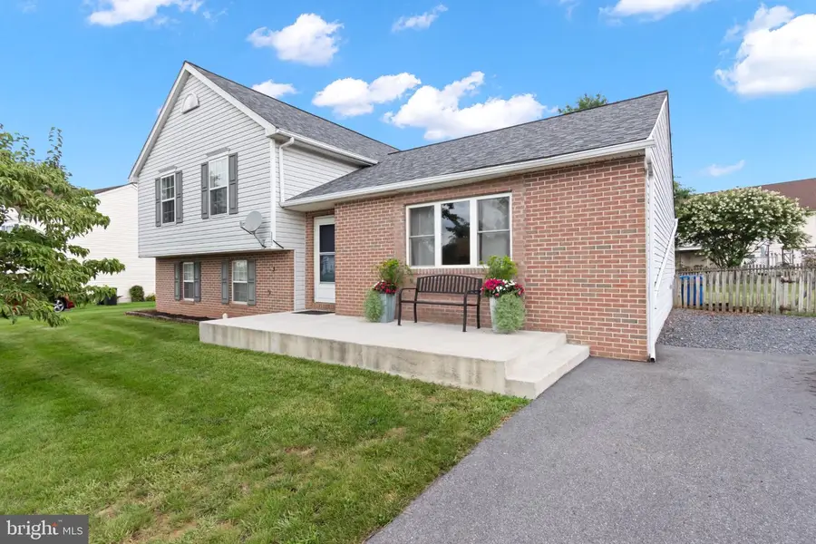 102 Kenan St, Taneytown, MD 21787 - #2