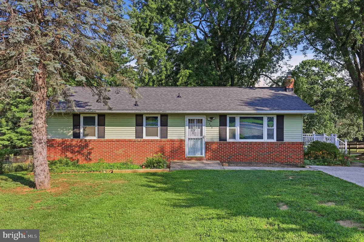608 Oak Tree Rd, Westminster, MD 21157 - #1