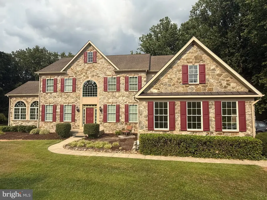 2098 Lavinda Dr, Westminster, MD 21157 - #3