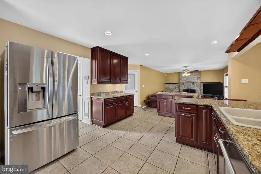1058 Caren Dr, Sykesville, MD 21784 - #2