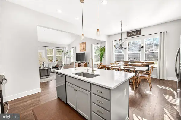 2896 Town View Cir, NEW WINDSOR, MD 21776