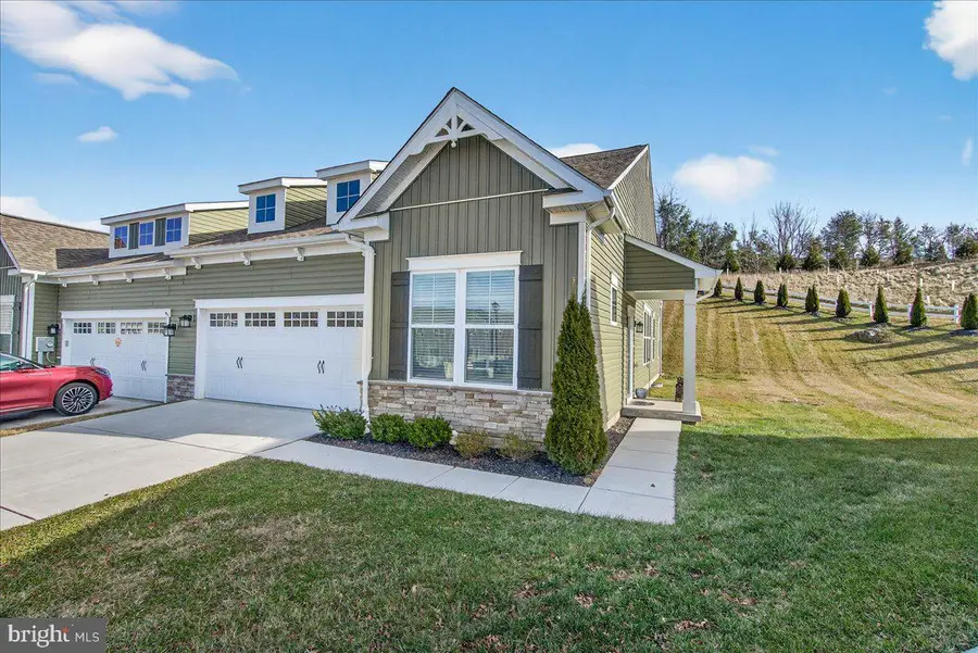 2896 Town View Cir, New Windsor, MD 21776 - #2