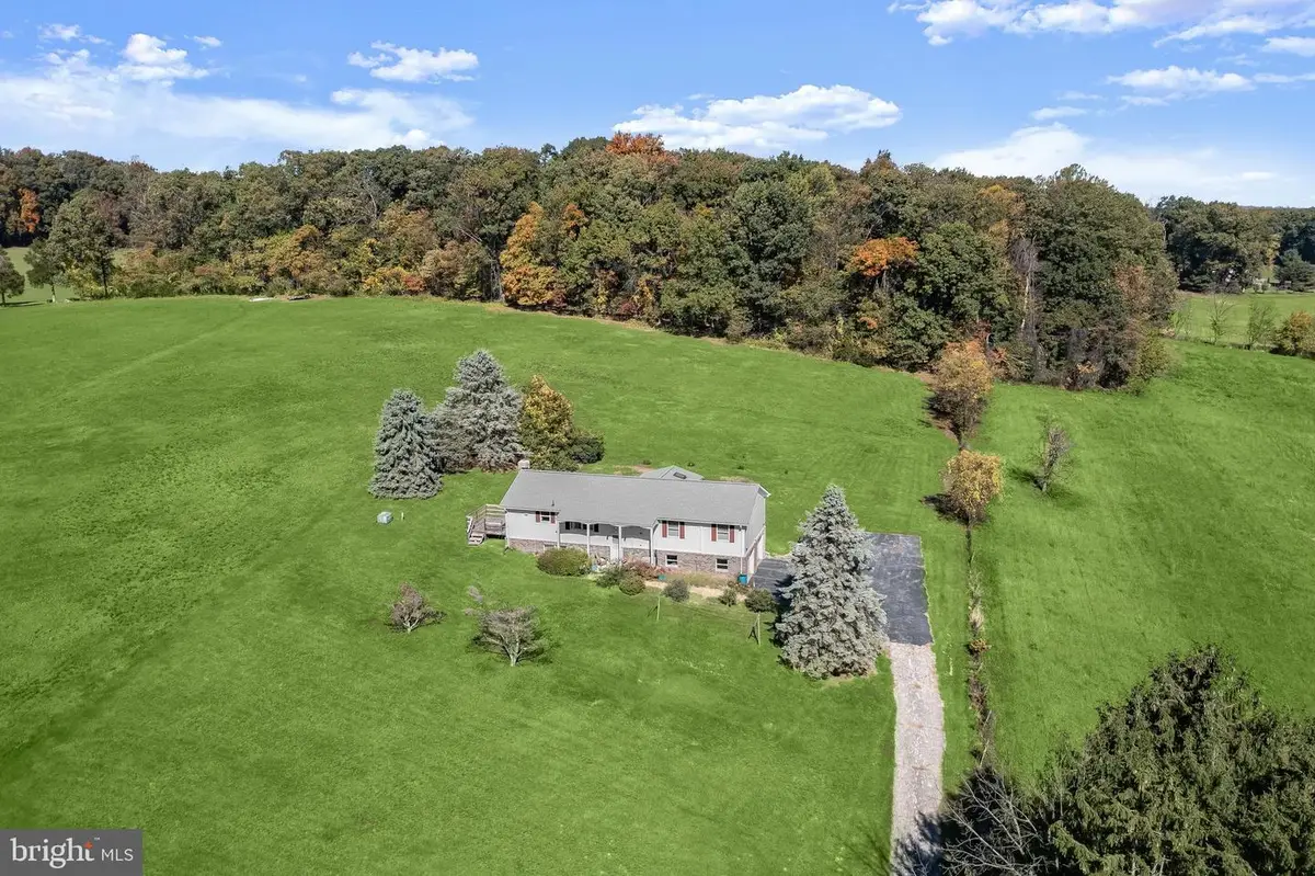 2434 Snydersburg Rd, Hampstead, MD 21074 - #1