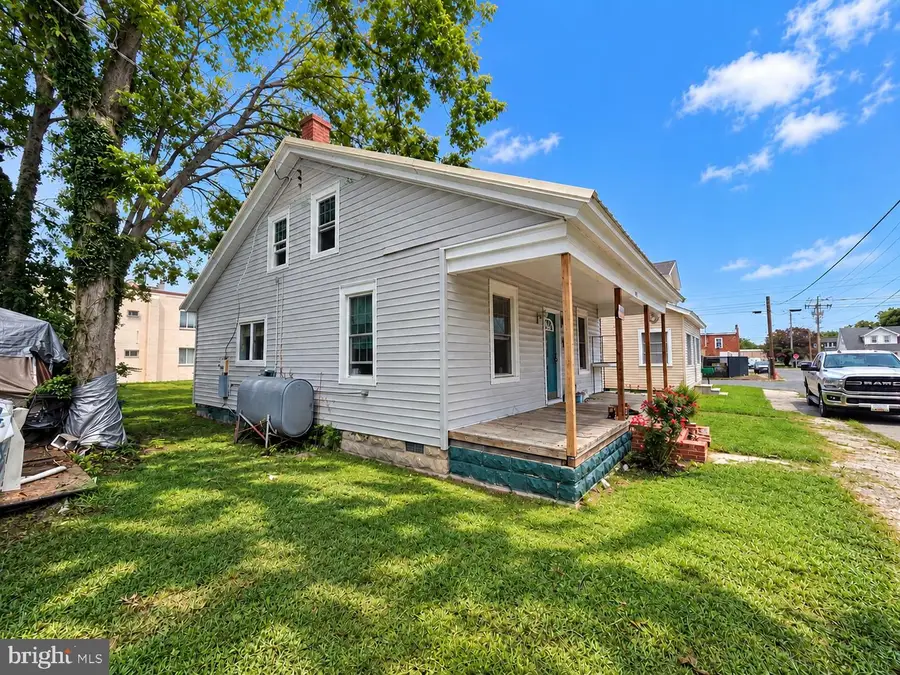 903 Springfield Ave, Cambridge, MD 21613 - #2