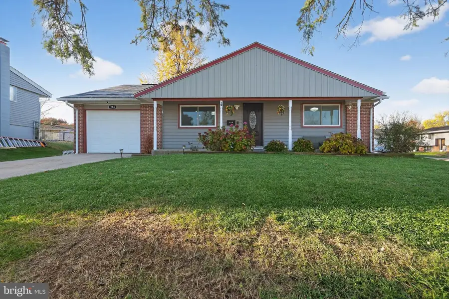 286 Pinoak Ln, Frederick, MD 21701 - Image #2