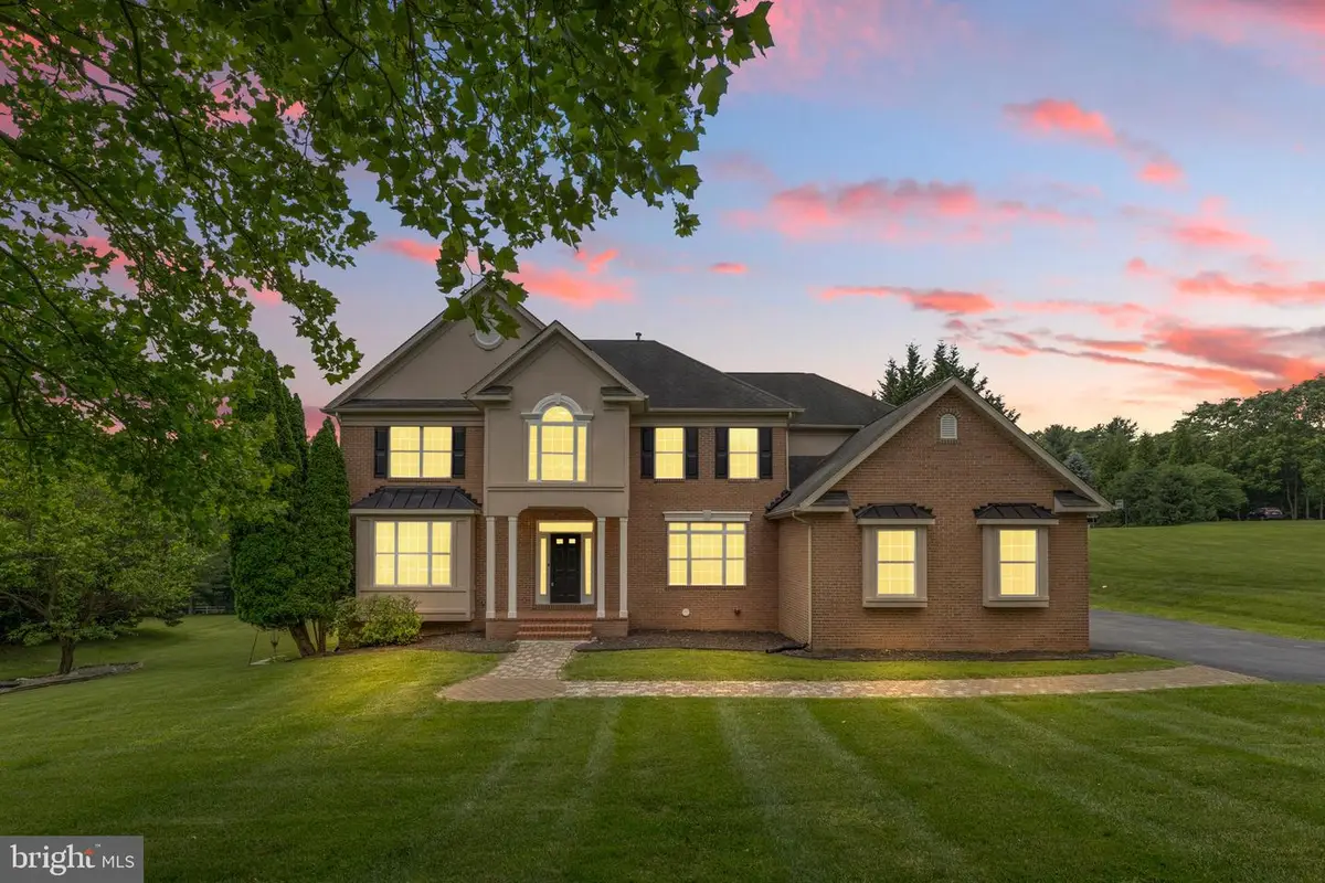 5204 Muirfield Dr, Ijamsville, MD 21754 - Image #1