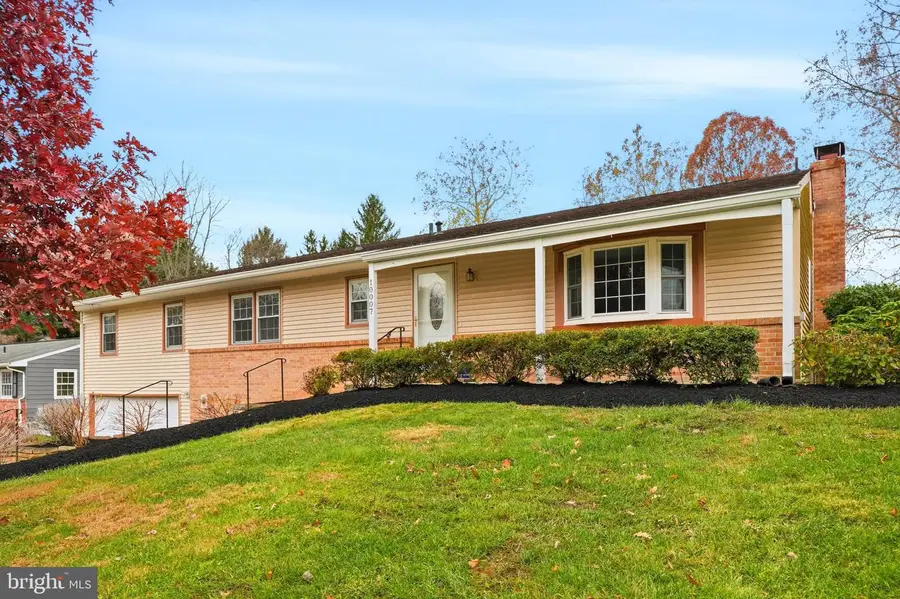 10007 York Dr, Ijamsville, MD 21754 - Image #2