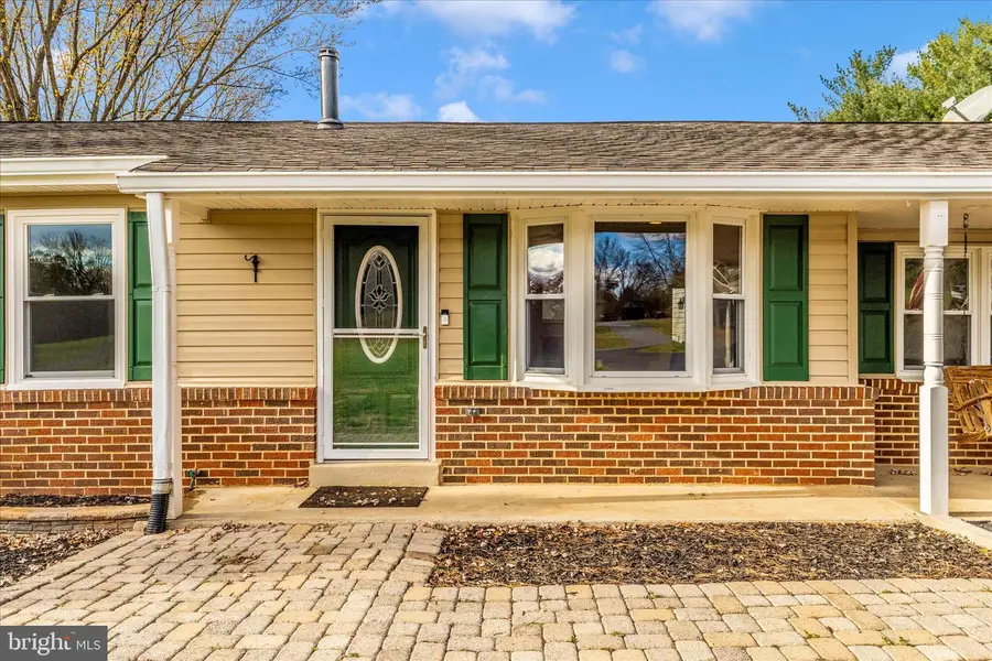 11378 Canary Dr, Ijamsville, MD 21754 - Image #2