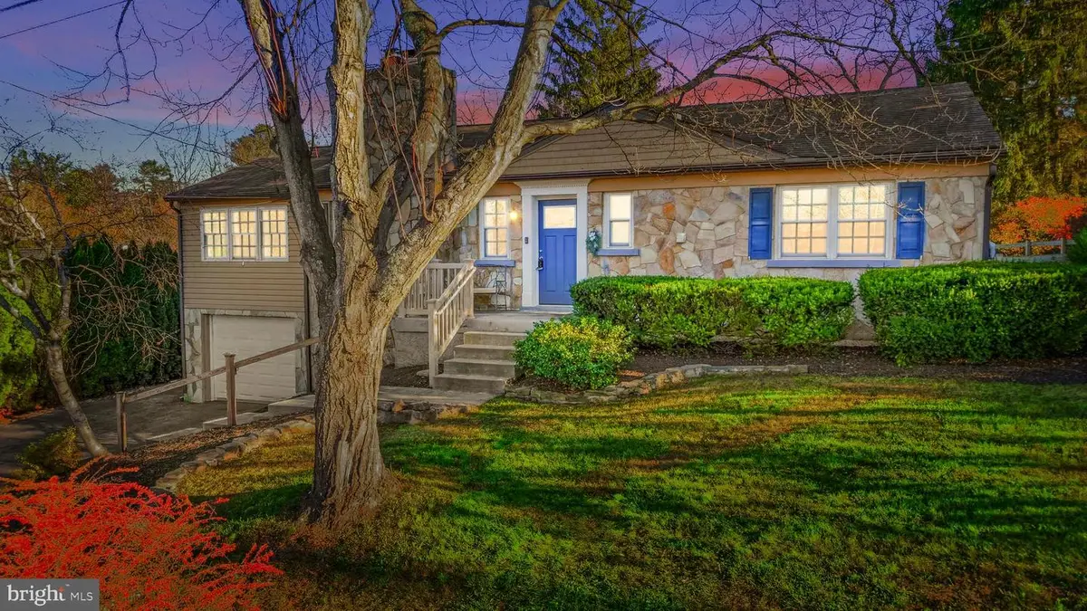 709 N Warfield Dr, Mount Airy, MD 21771 - Image #1