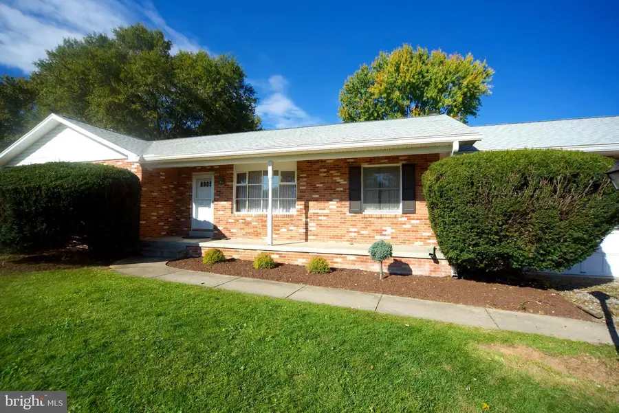 8206 Falstone Ct, Frederick, MD 21702 - Image #2