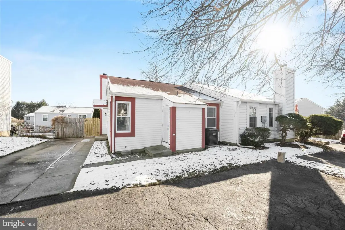 804 Chadwick Cir, Frederick, MD 21701 - Image #1