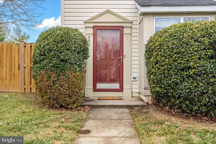 609 Hollowstone Rd, Frederick, MD 21703 - Image #2