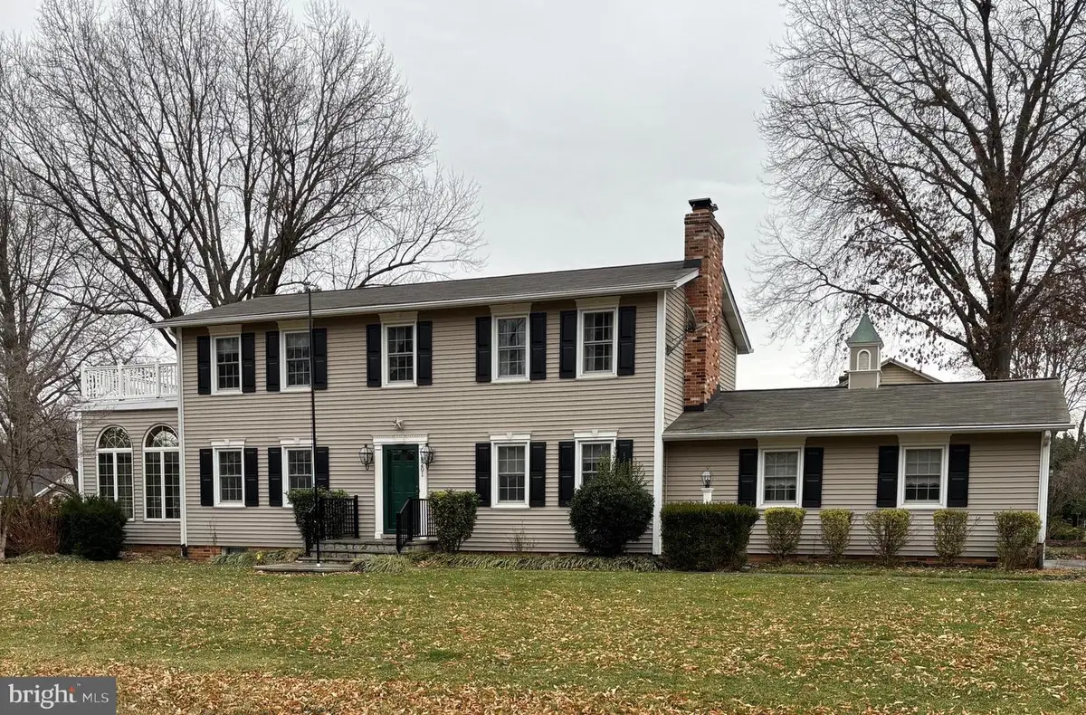 8201 Glendale Dr, Frederick, MD 21702 - Image #1