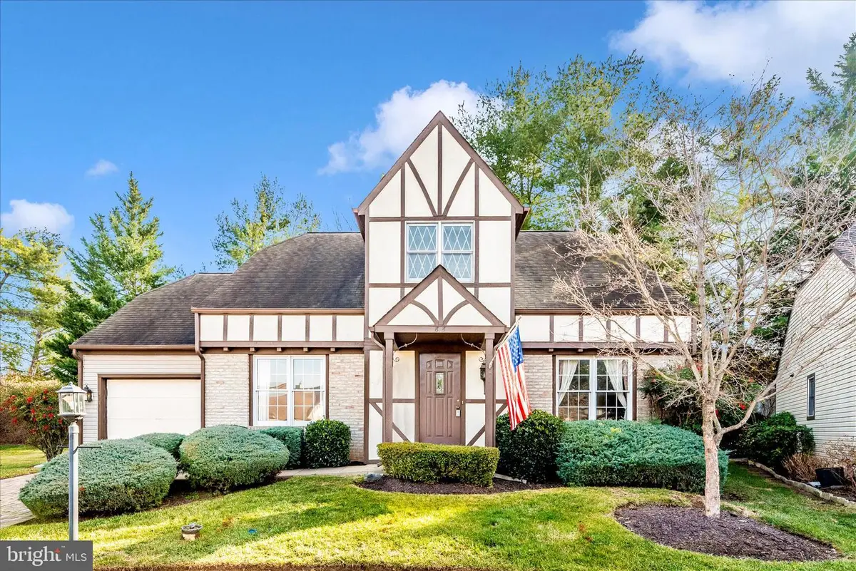 818 Dunbrooke Ct, Frederick, MD 21701 - Image #1