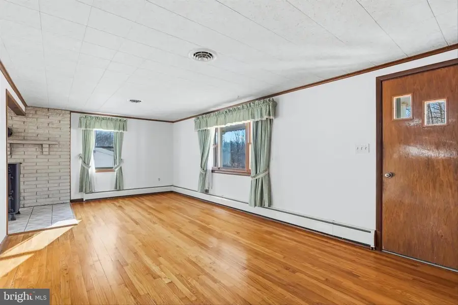 8520 Hemler Rd, Thurmont, MD 21788 - #3