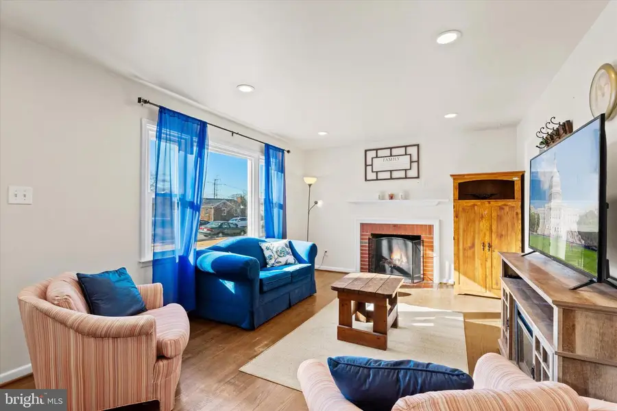 809 Shawnee Dr, Frederick, MD 21701 - Image #3