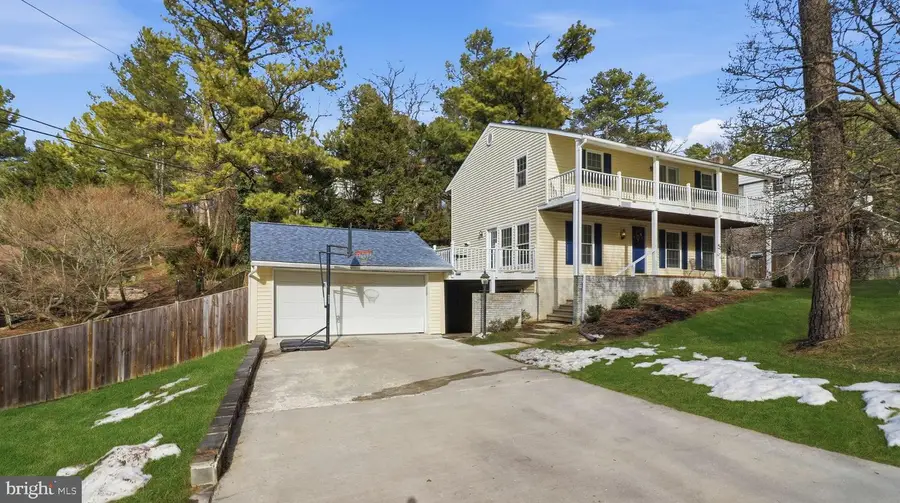 8620 Pinecliff Dr, Frederick, MD 21704 - #2