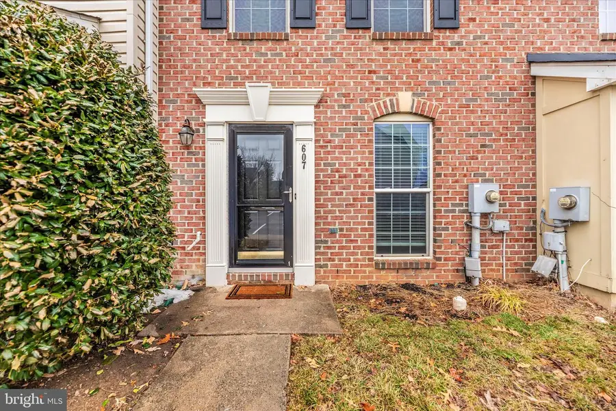 607 Hollowstone Rd, Frederick, MD 21703 - #2