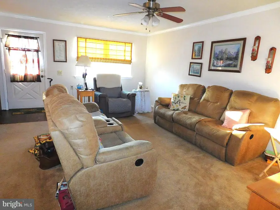 7058 Catalpa Rd, Frederick, MD 21703 - Image #3