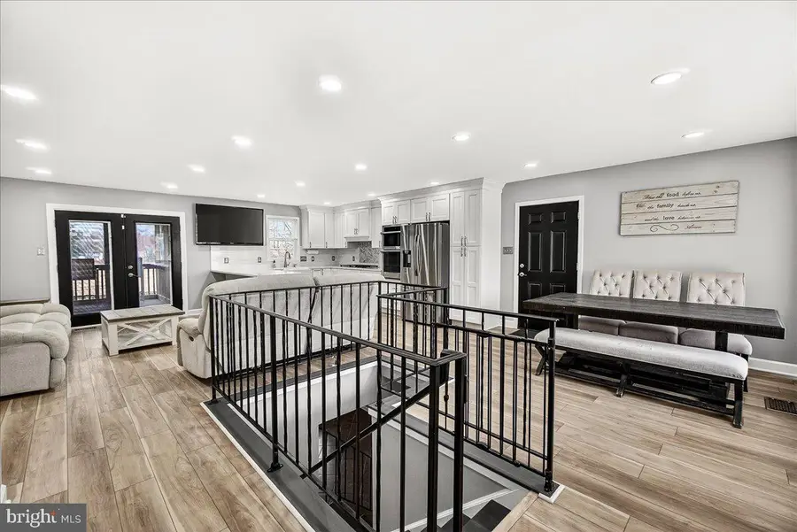 8906 Stauffer Rd, Walkersville, MD 21793 - #3