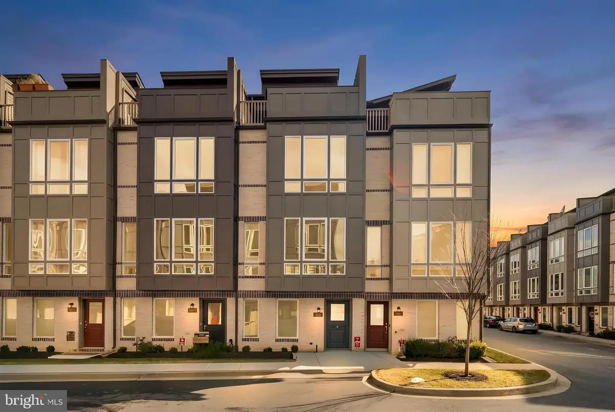 1402 Bexley Ln, Frederick, MD 21701 - #1