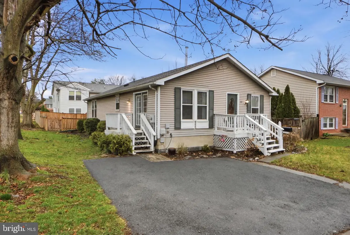 447 Center St, Frederick, MD 21701 - #1