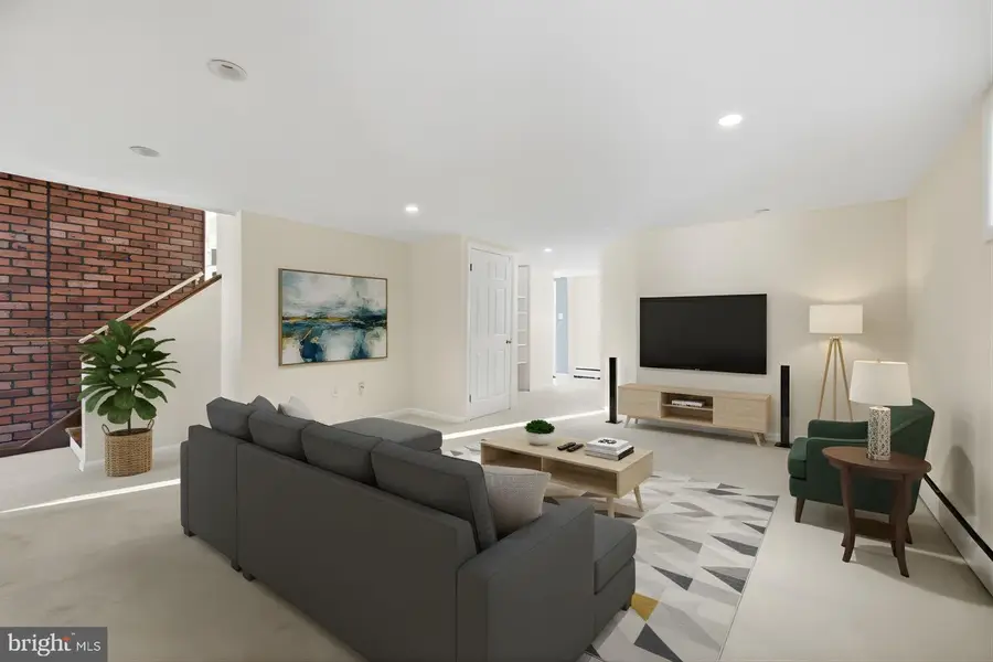 1206 Beechwood Dr, Frederick, MD 21701 - #2