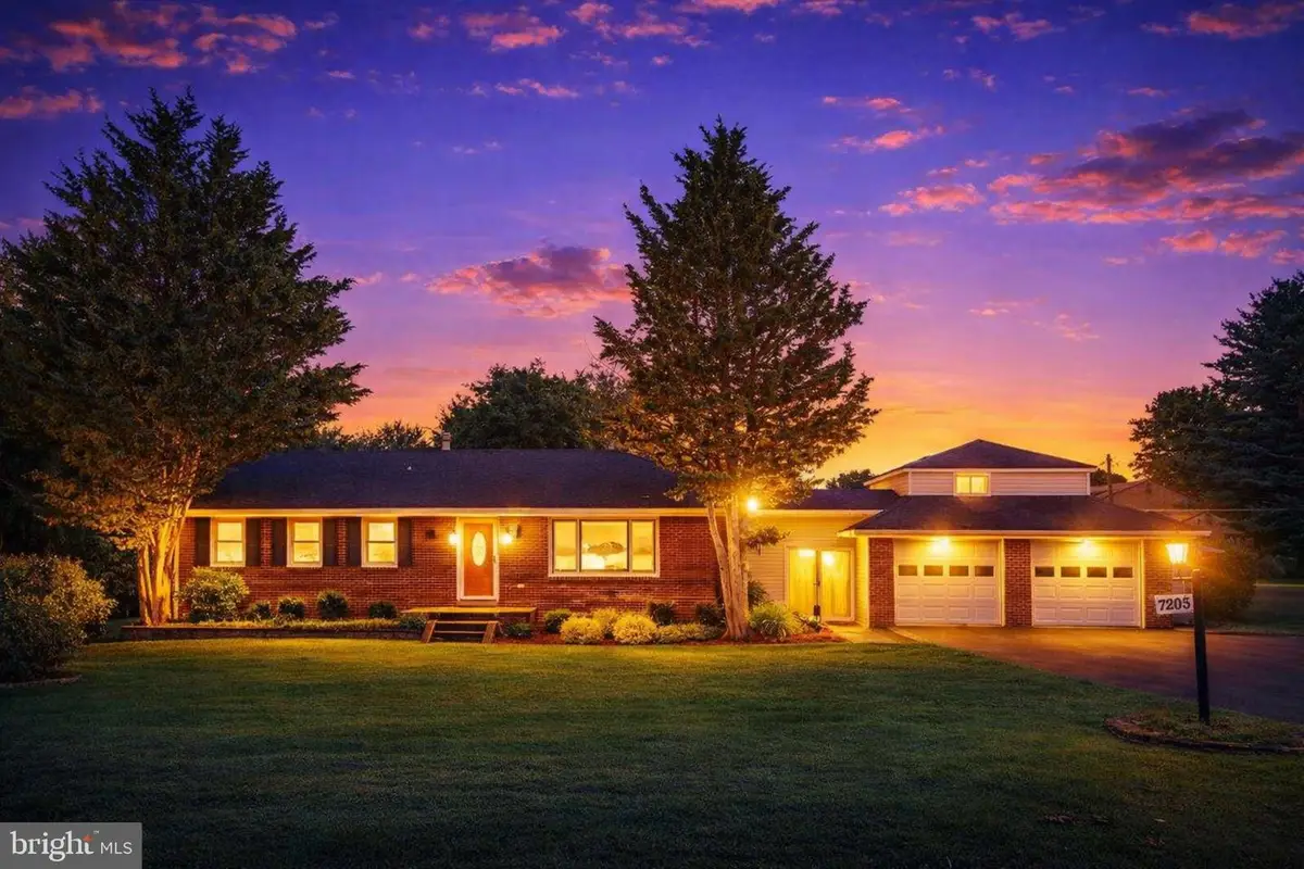 7203 Peekskill Dr, Frederick, MD 21702 - #1