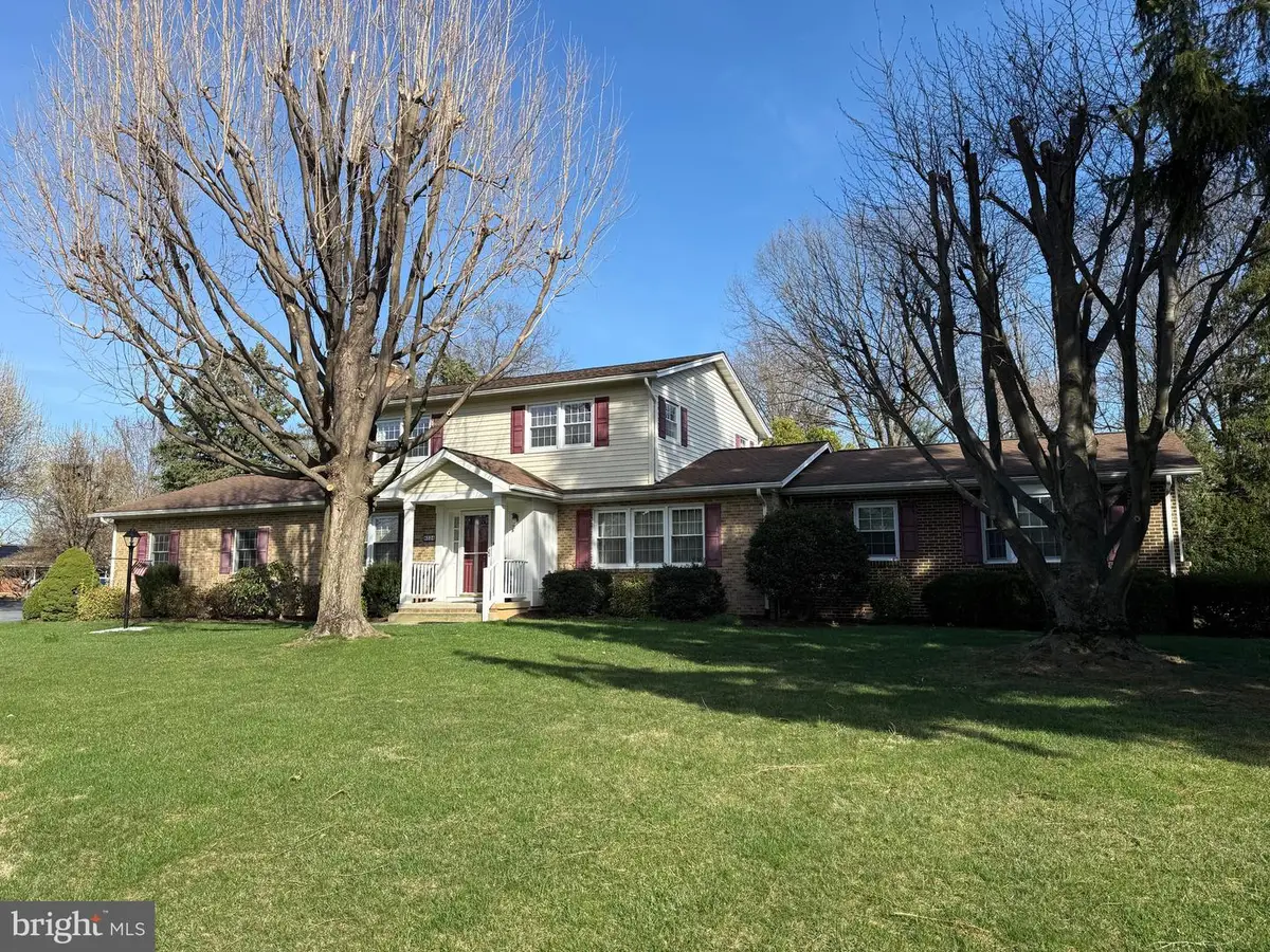 8234 Glendale Dr, Frederick, MD 21702 - #1