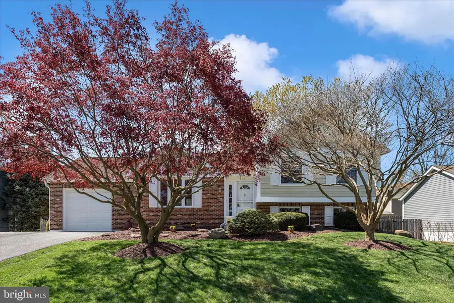 221 Diamond Dr, Walkersville, MD 21793 - #2