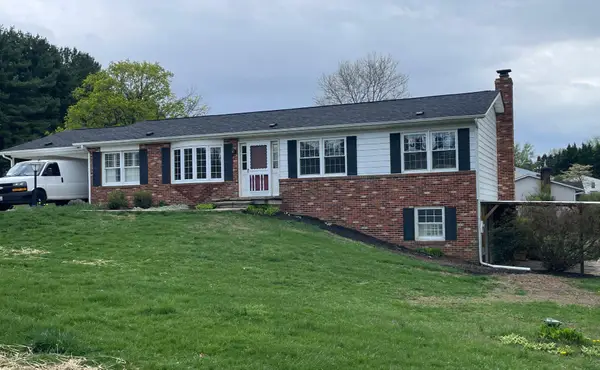 5811 Corporal Jones Ct, MOUNT AIRY, MD 21771