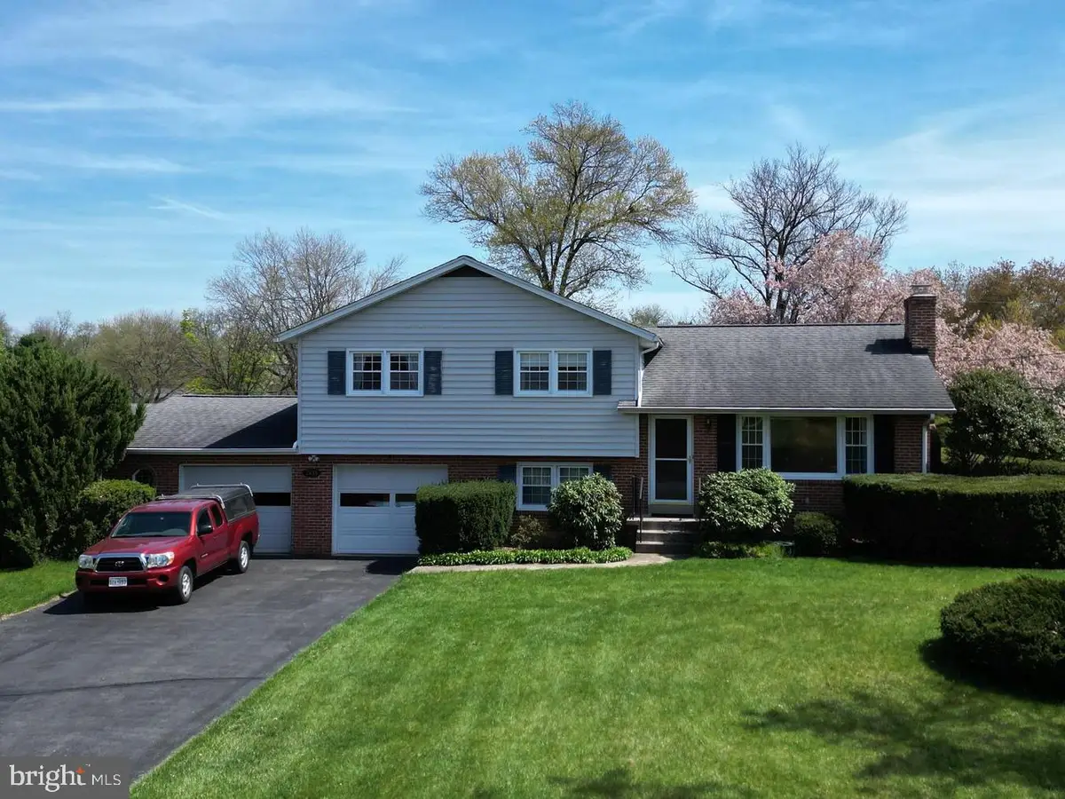 7935 Edgewood Farm Rd, Frederick, MD 21702 - #1