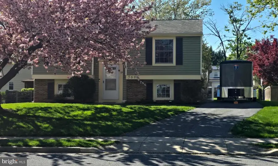 5696 Pebble Dr, Frederick, MD 21703 - #2