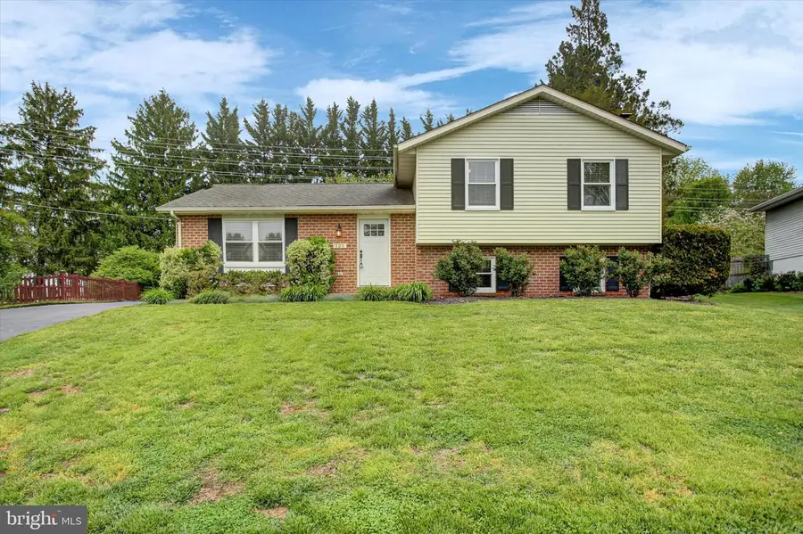 121 Albany Ave E, Walkersville, MD 21793 - #2